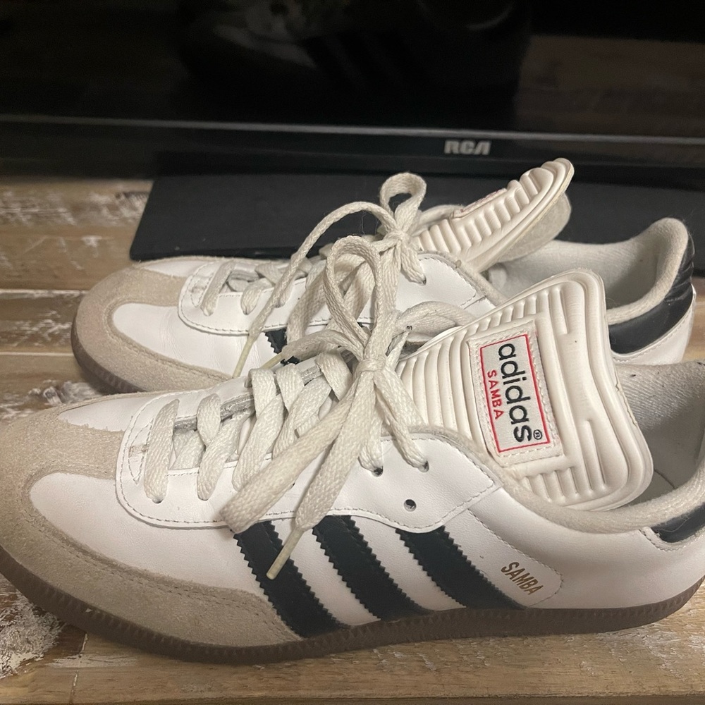 M8 white ADIDAS samba